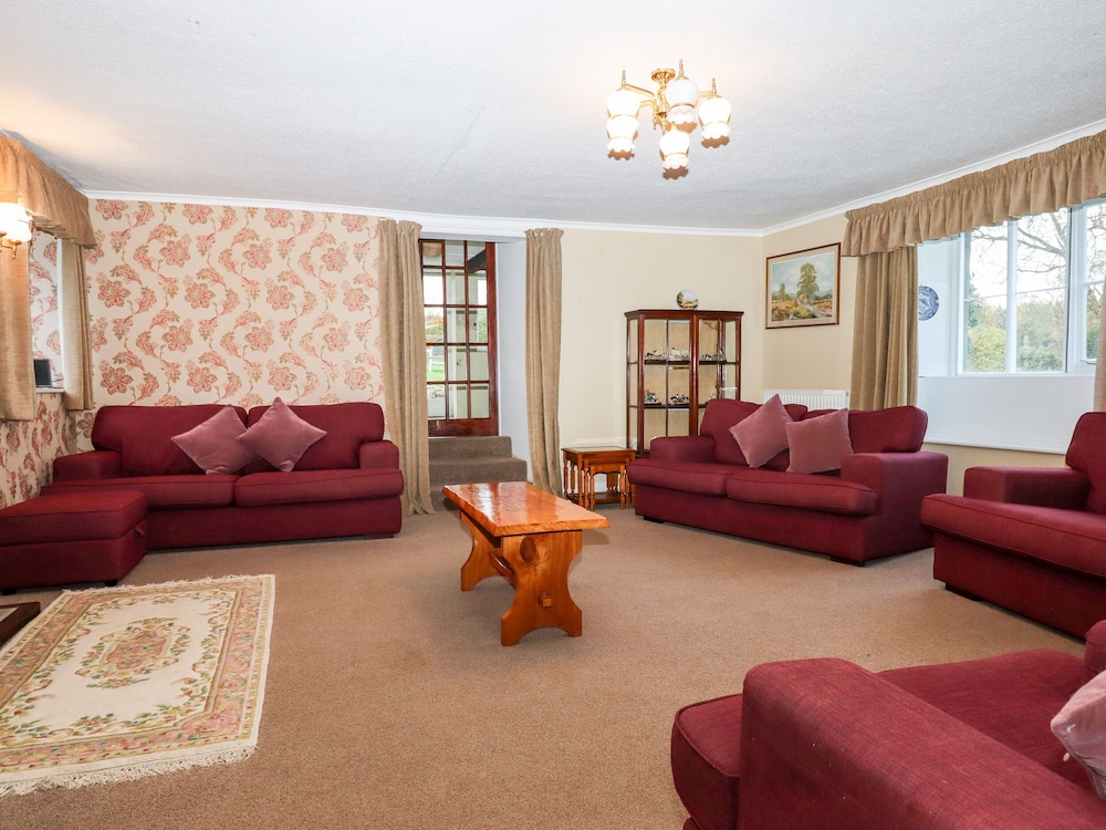 Twelve Oaks Farmhouse