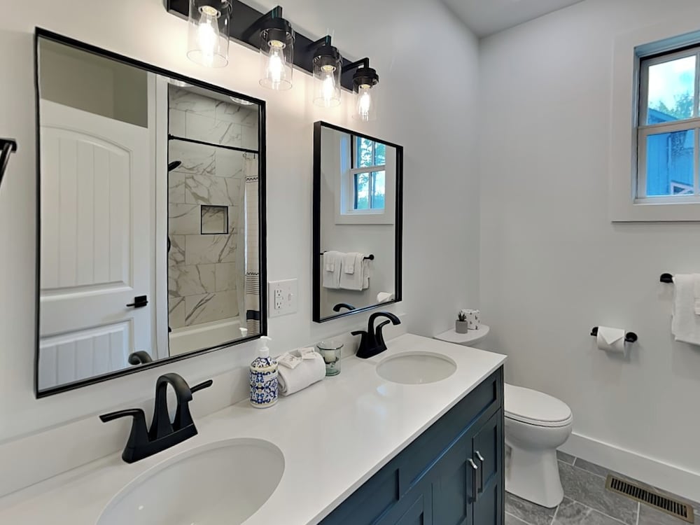Holiday House by Taylor Made Deep Creek
