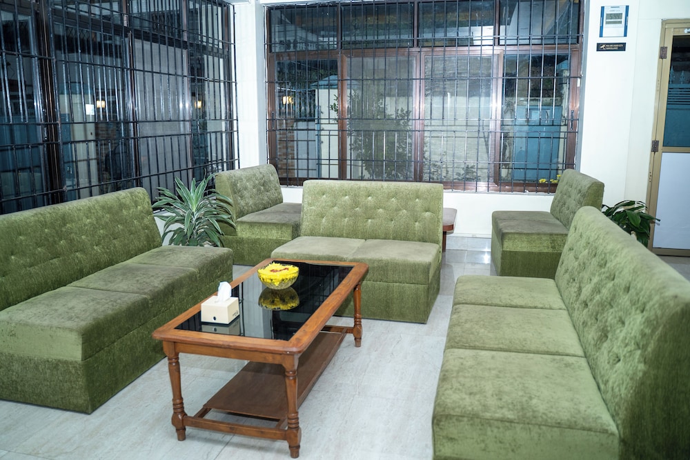 Aarya Wellness & Hostel