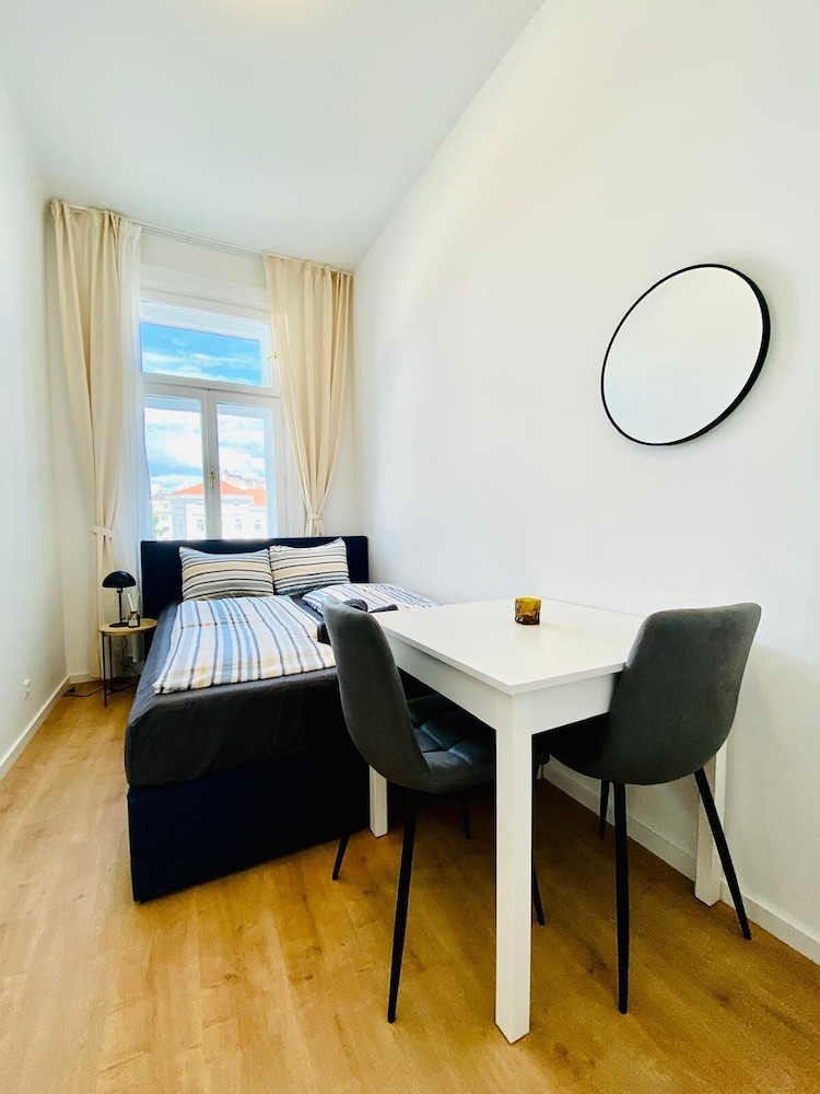 Comfortable 5BR Stay Near Westbahnhof