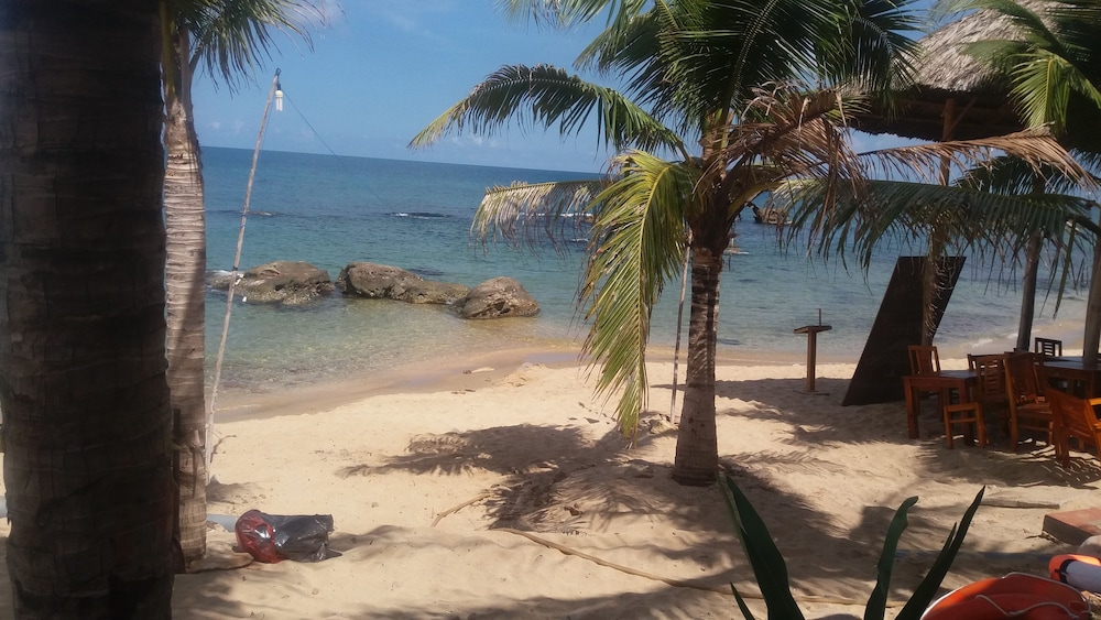 Free Beach Resort