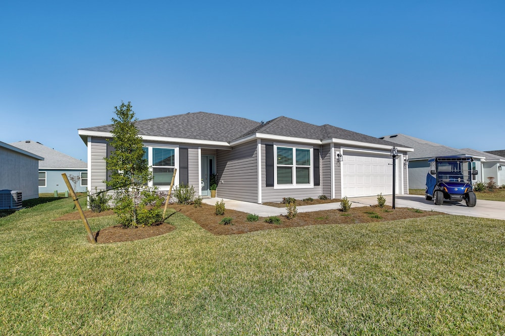 The Villages Golf Escape: Home w/ Pool Access!