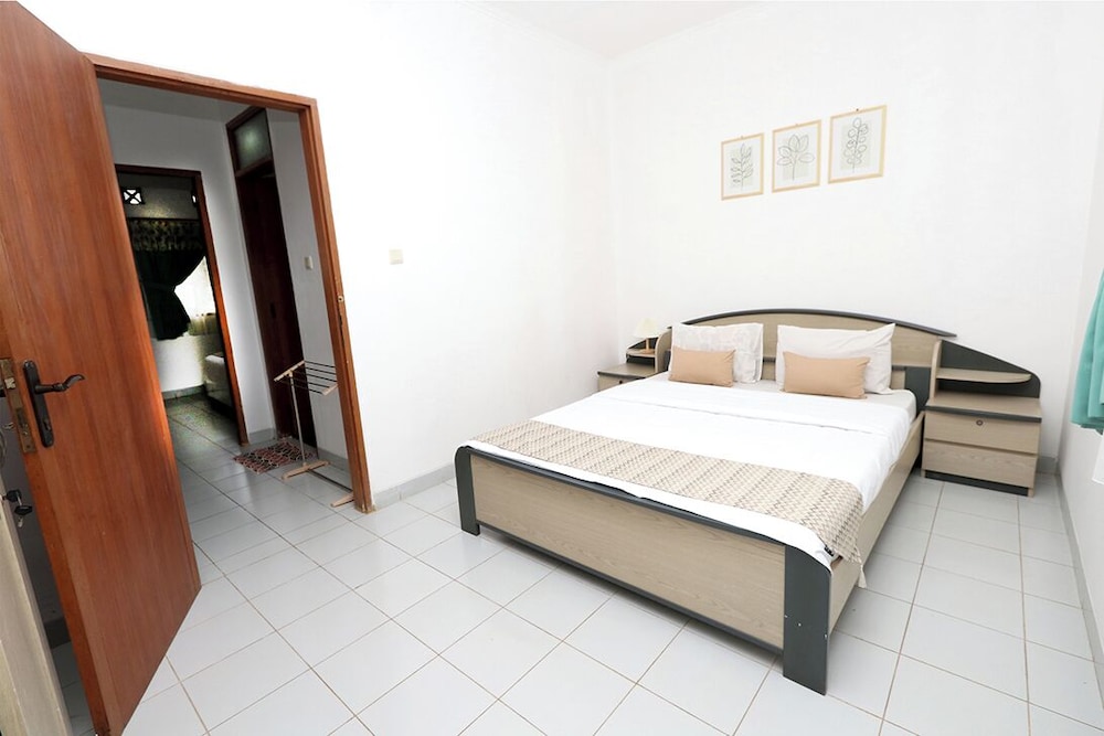 Villa ChavaMinerva Aries Ciater with Private Pool