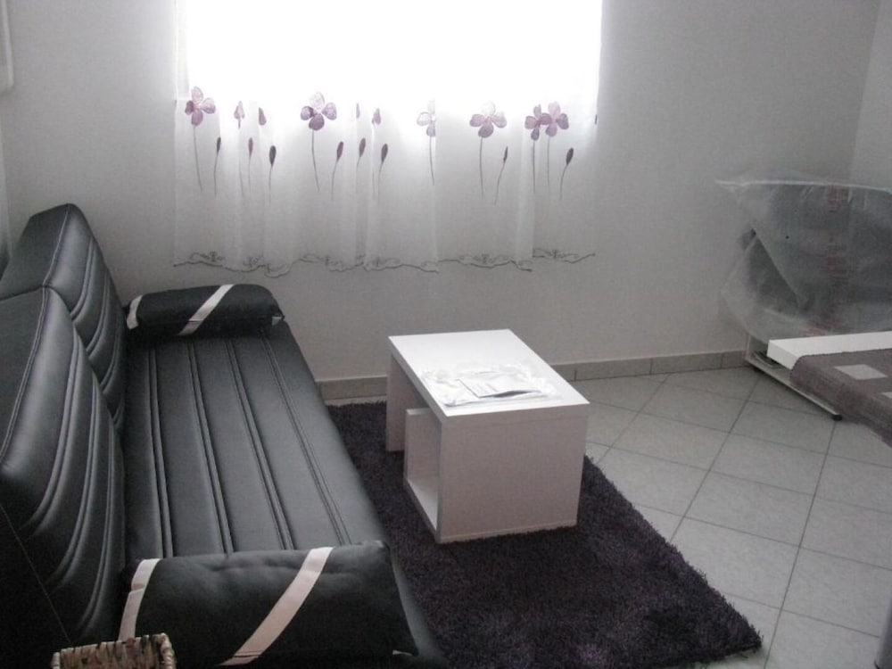 Xena - Comfort and Spacious - A3 Purple view 2