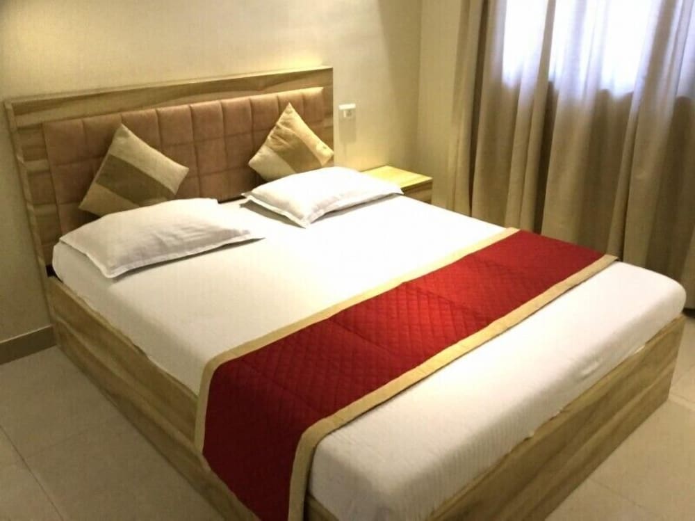 Arista Service Apartments - Khernagar