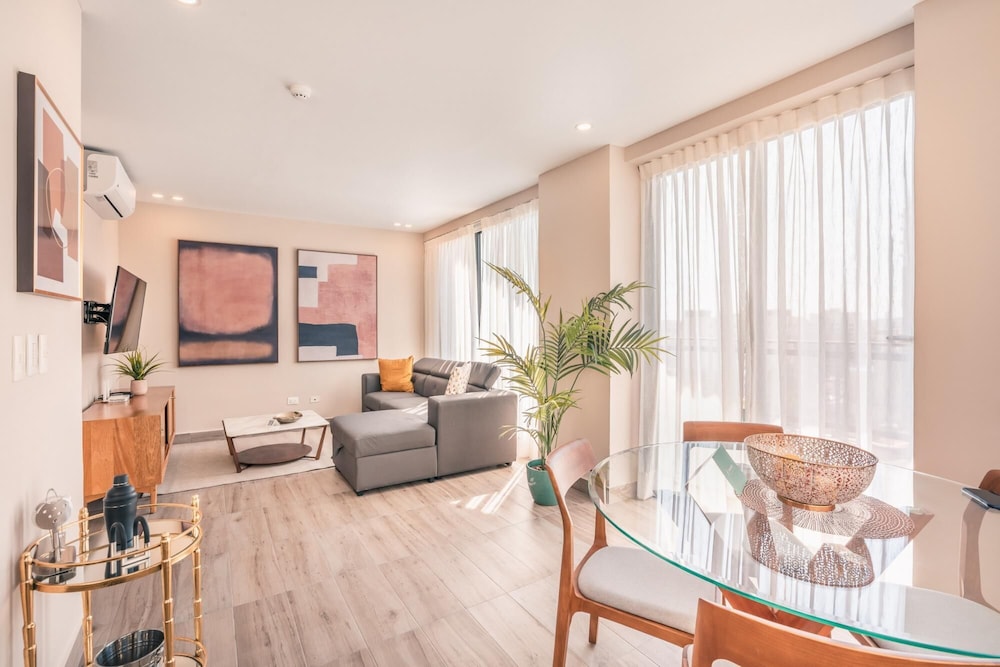 Regatta Living II With Breakfast Included - 901 view 4