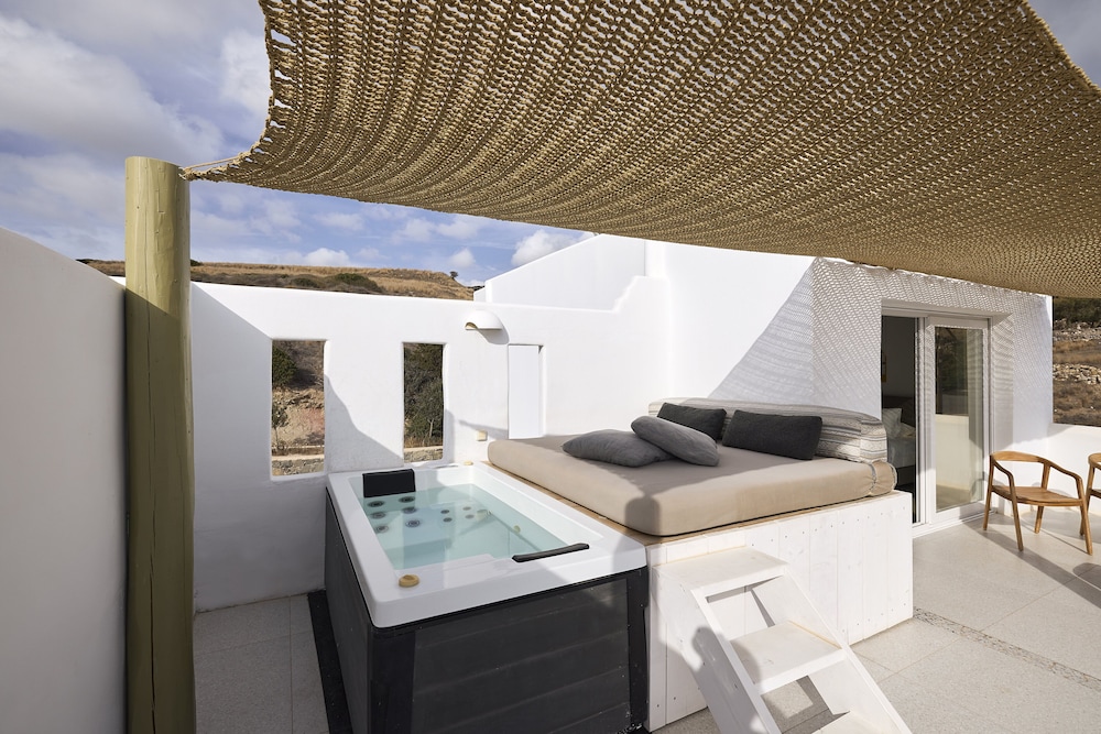 Artemis Seaside Resort