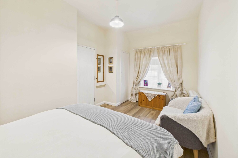 Host Stay Lane Farm Cottage