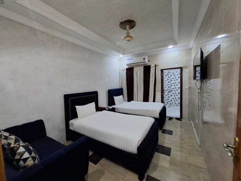 Royal Luxus Executive Guest House