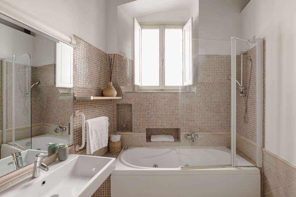 Grottino Love Luxury