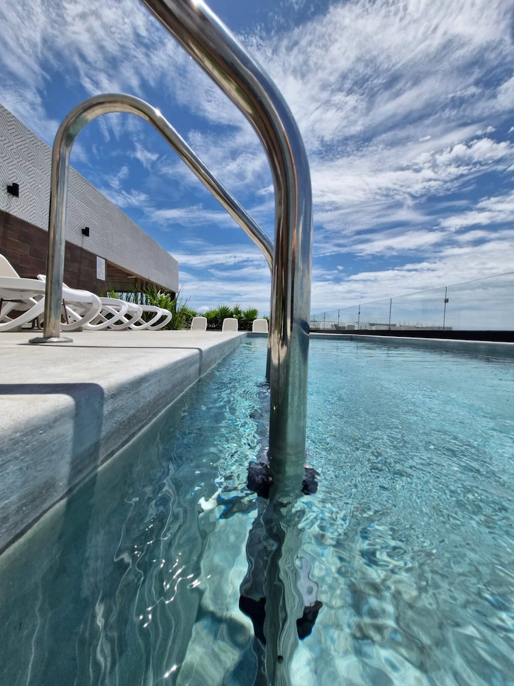 Super Cute Flat on 5th Ave in PdC Steps From Beach
