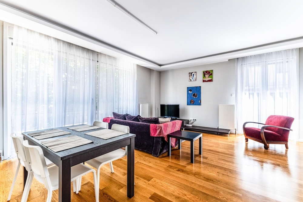 Chic Residence 5 min to Bagdat Ave in Kadikoy