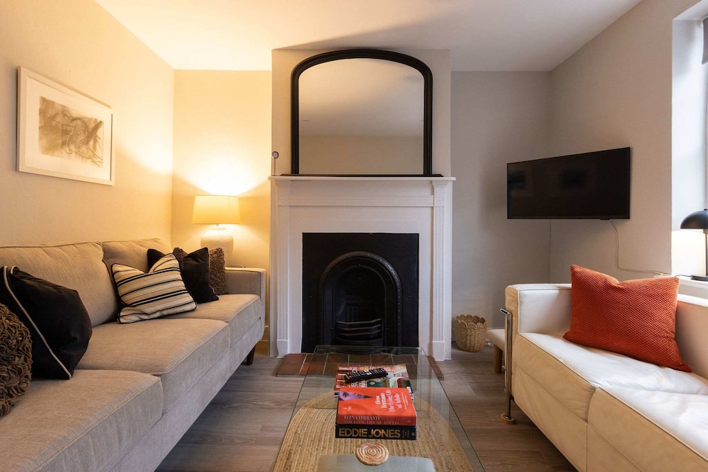 Elegant Georgian City Retreat for 5