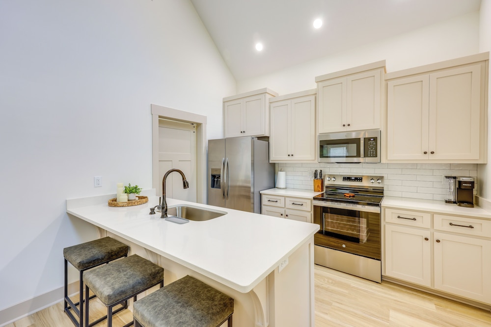 Walk to Sports Complex: Home in Millbrook!