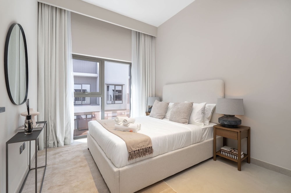 Classy 4-bedroom Villa With Spacious Balcony in Nad Al Sheba
