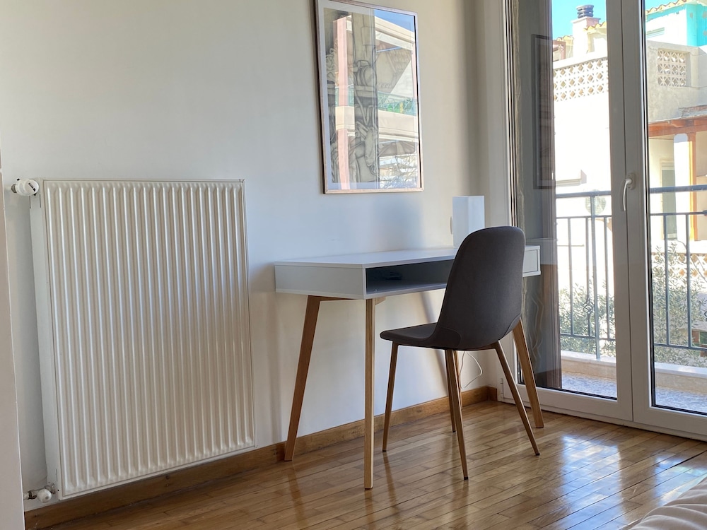 Spacious Glyfada Golf 4BR -near Beach Shops