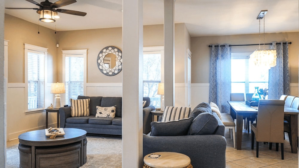 Shell Yeah by Avantstay Seagrove Pet-friendly Private Pool