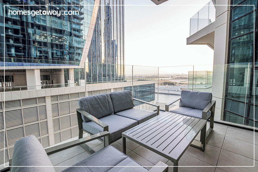 Modern Luxury 1BR Apt with Canal Panorama