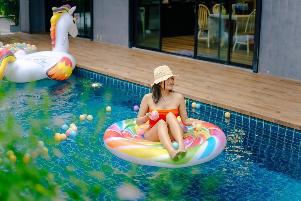 Orange Private Pool Villa, Near Cham Am Beach