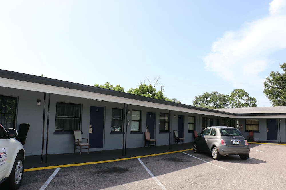 Dunedin Cove Motel