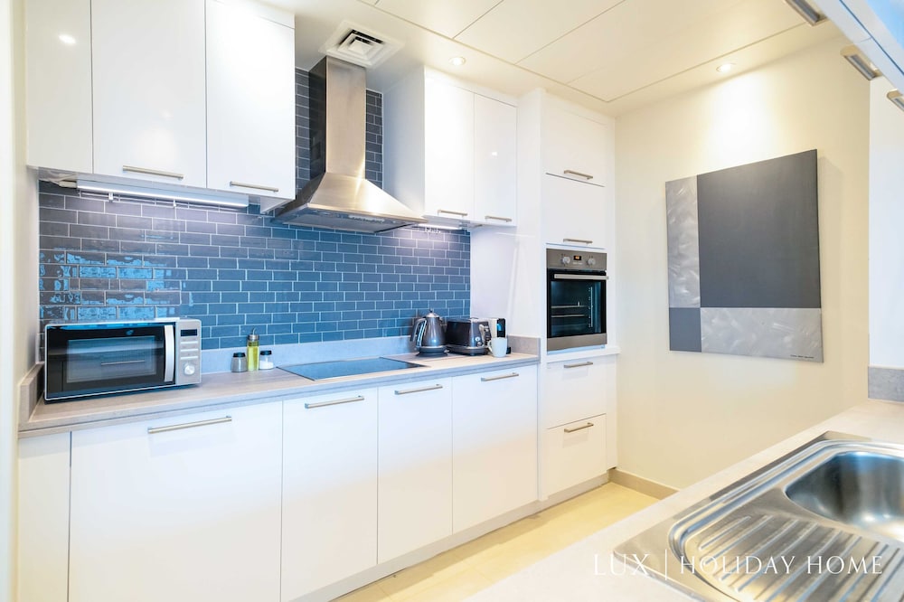 LUX  Marina Promenade Penthouse suite