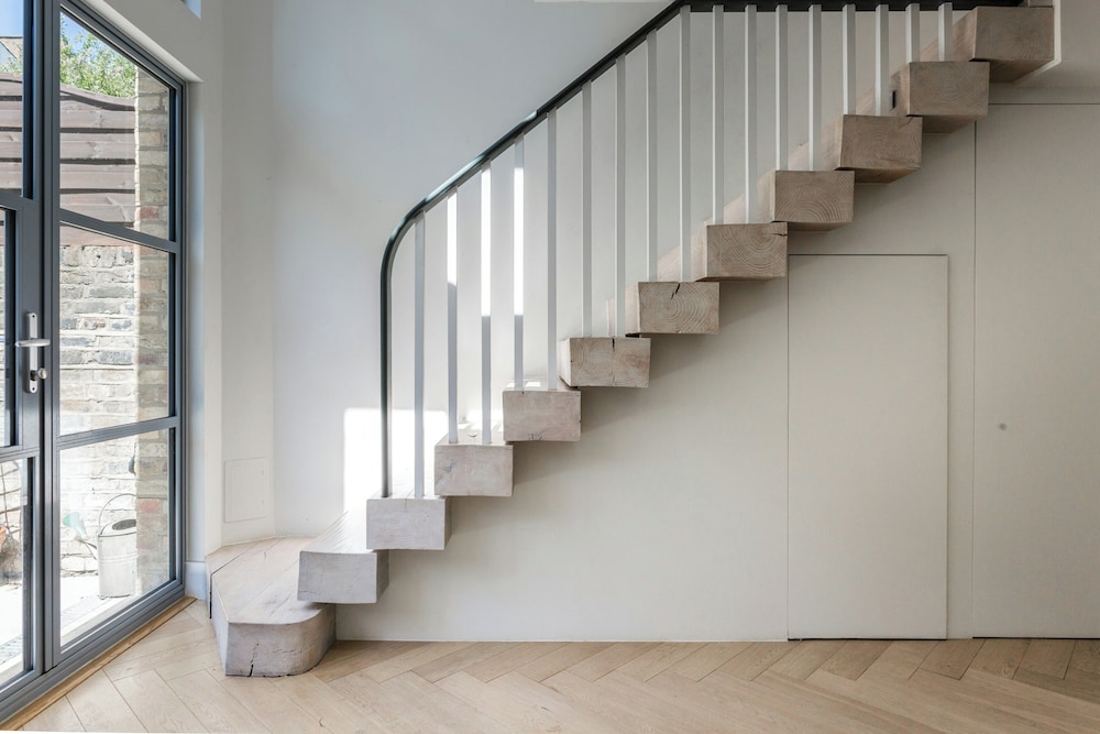 Oakington Road by Onefinestay