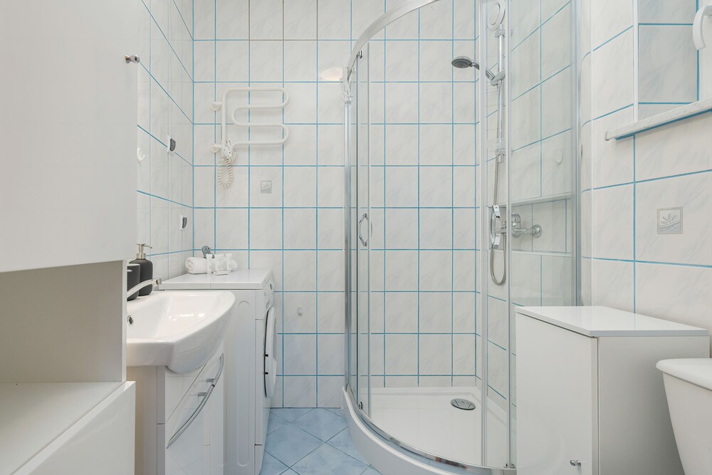 Beautiful House With Garden by Renters