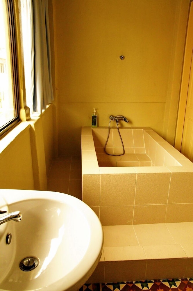 PalanquInn Heritage Suites