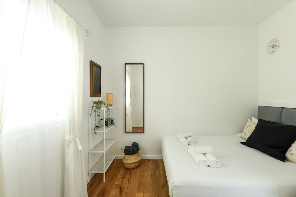 Stylish 2BD Bauhaus Apt w Balcony view 5