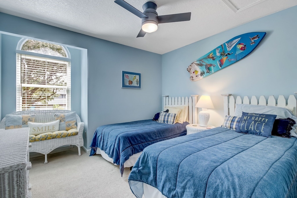 2646b 1st Ave 3 Bedroom Townhouse by RedAwning view 3