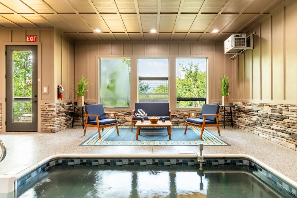 Rambling Ridge Lodge Endless Amenities Fun Indoor Pool Hot Tub A Arcade Game Room