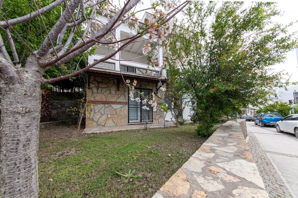 Sea View Huge Private Villa With Terrace in Bodrum view 5