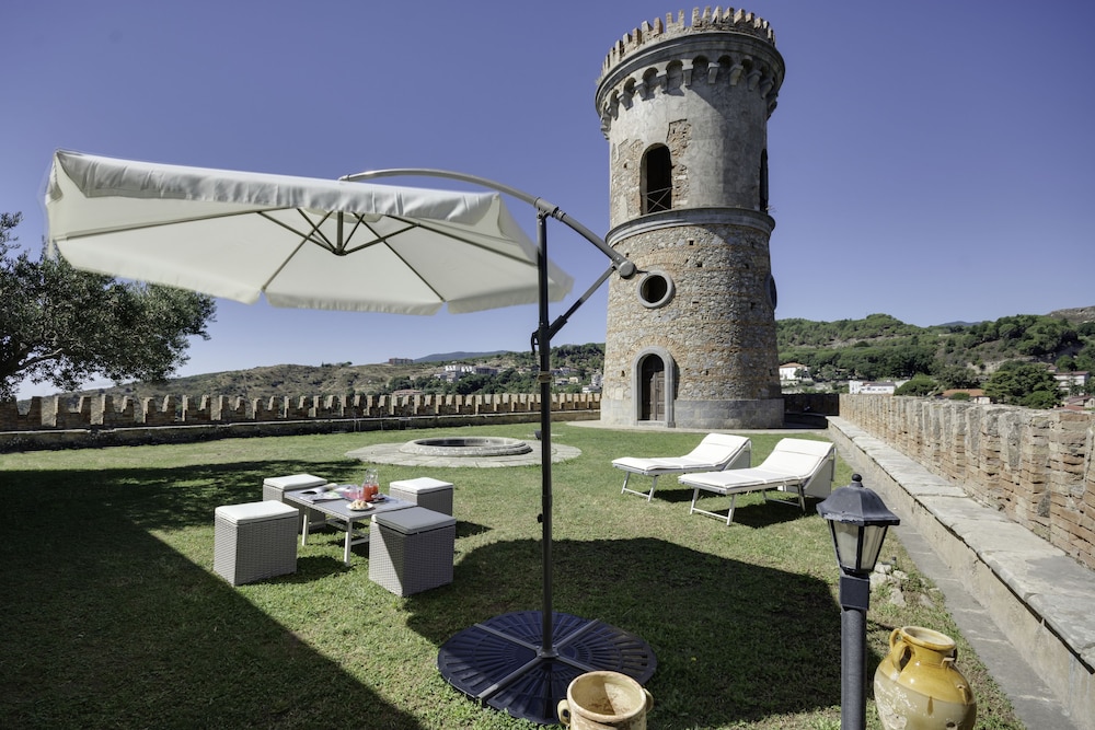 Castello Di Caccuri Suites