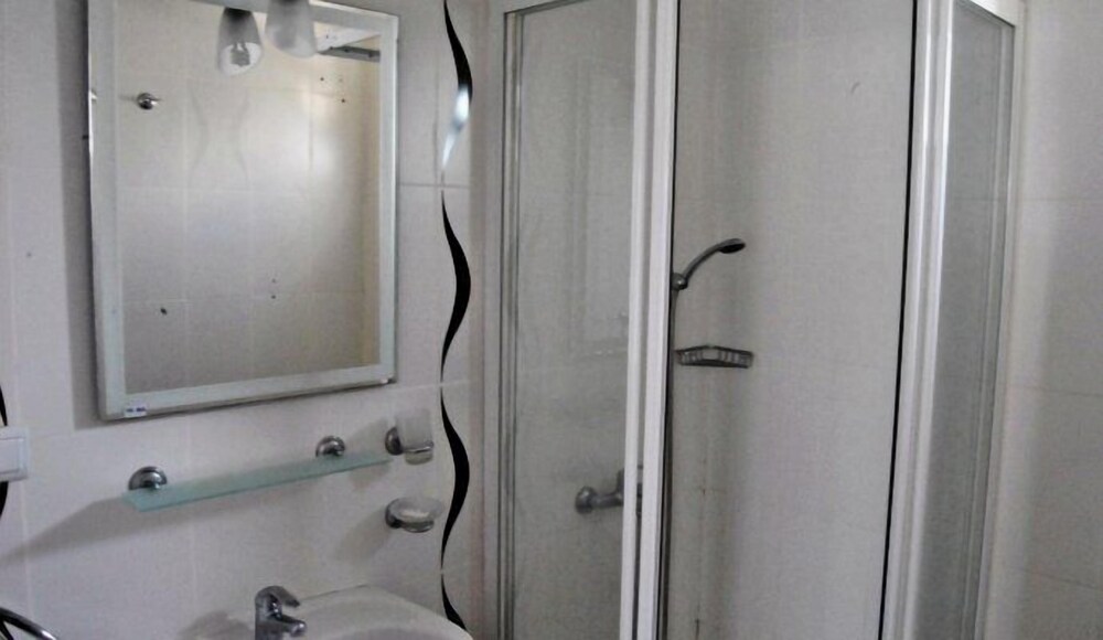 Turquoise Homes Adabuku 2 Bedrooms Pool