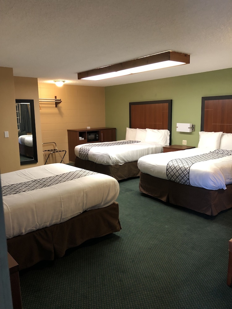 Knight's Inn Motel