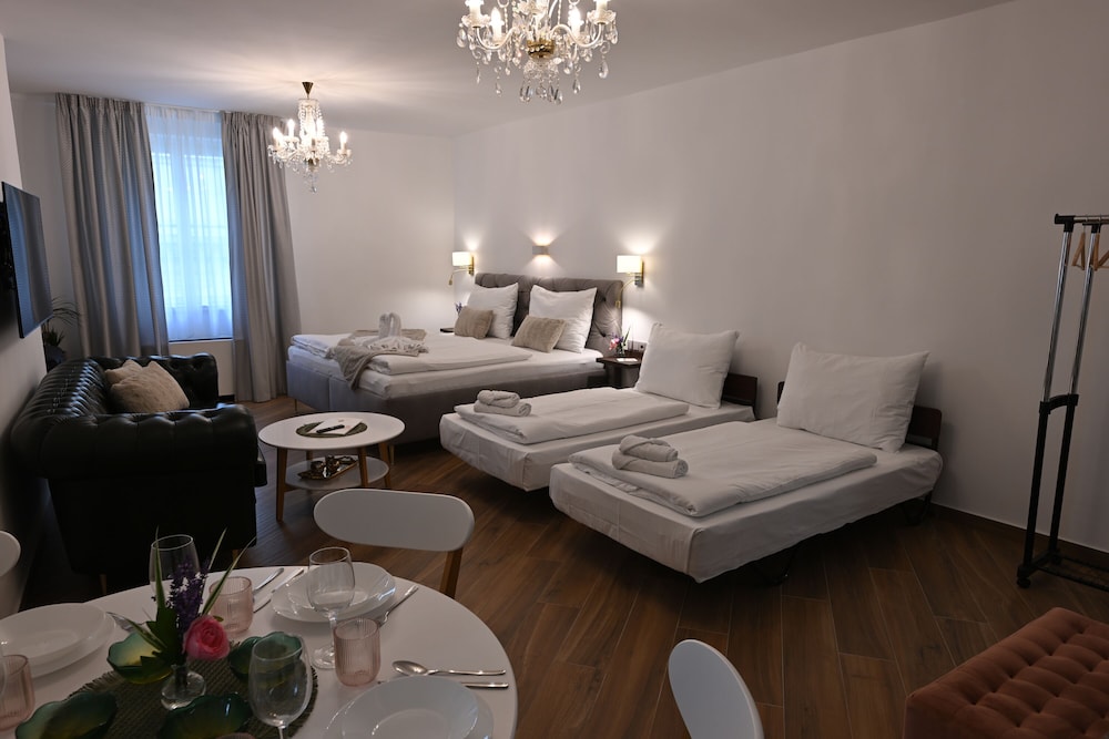 Kaiserstein Palace Apartments