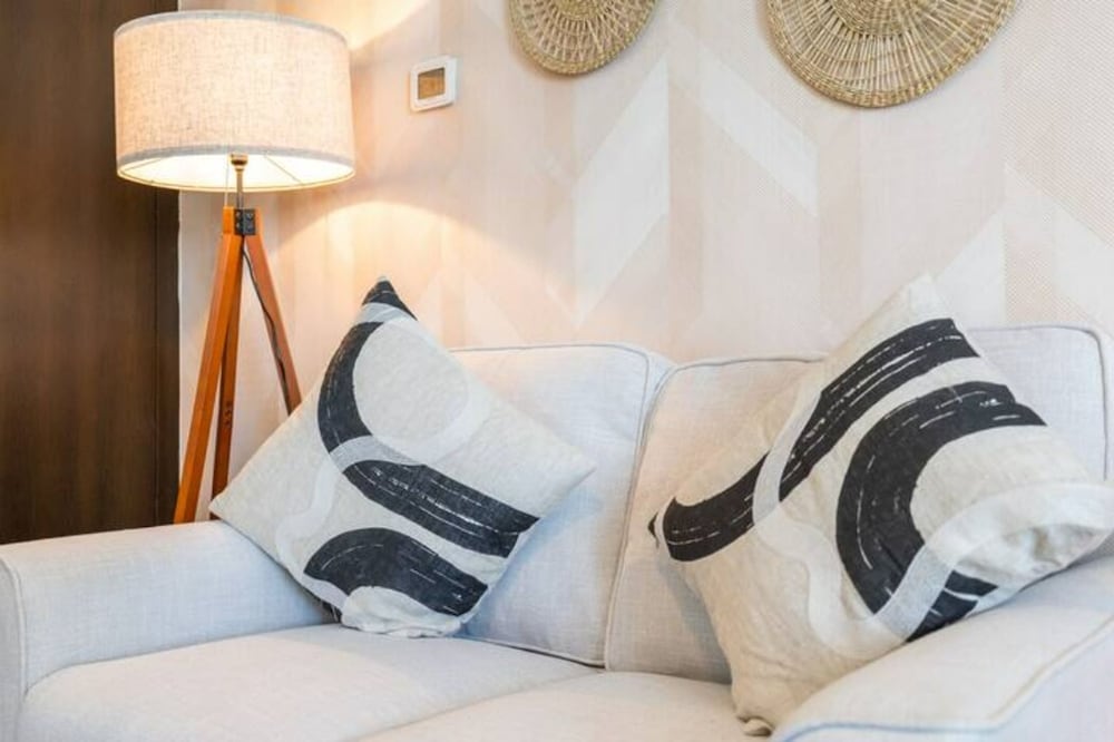 Calm Studio Apartment Right by the Golf Courses in Sports City