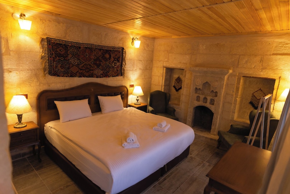 Memory Cave House