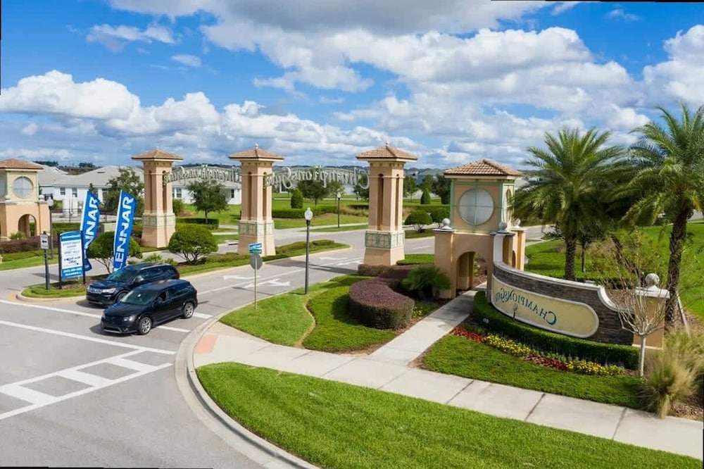Spacious 7BR w Pool Spa Game Room Near Disney
