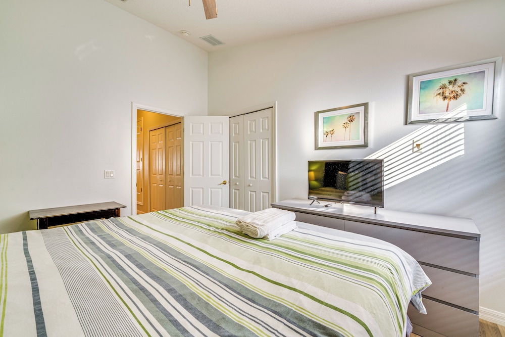10 Mi to Disney: Family Retreat w/ Game Room!