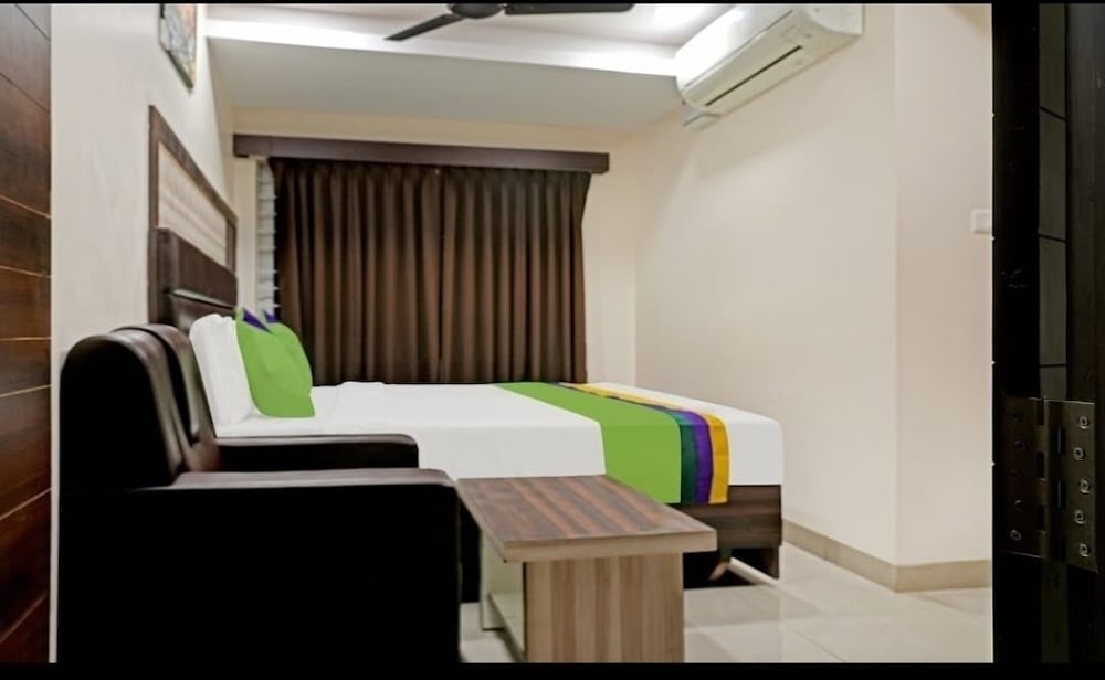 HOTEL JSN GRAND