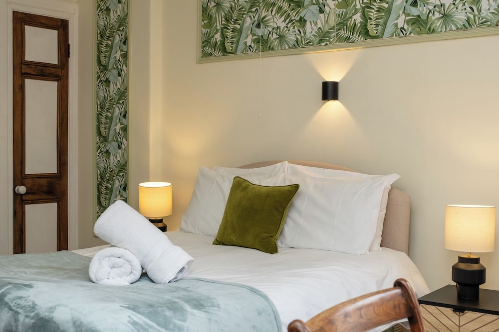 Watermouth Castle, Penn-curzon Apartment