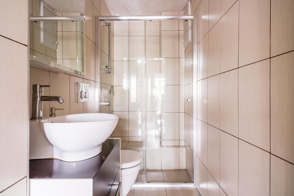 Charming Flat w Balcony 5 min to Zorlu Center