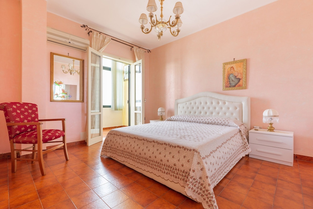 2348 Villino Mareluce by Barbarhouse view 4