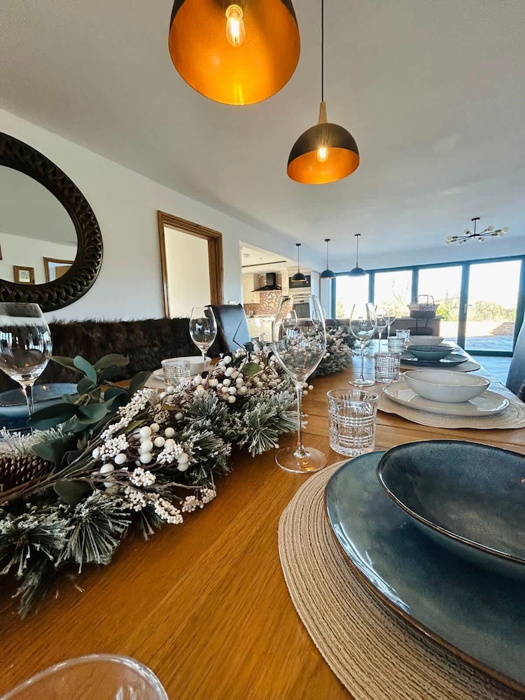 Luxury Langtoft Stud - Sleeps 10