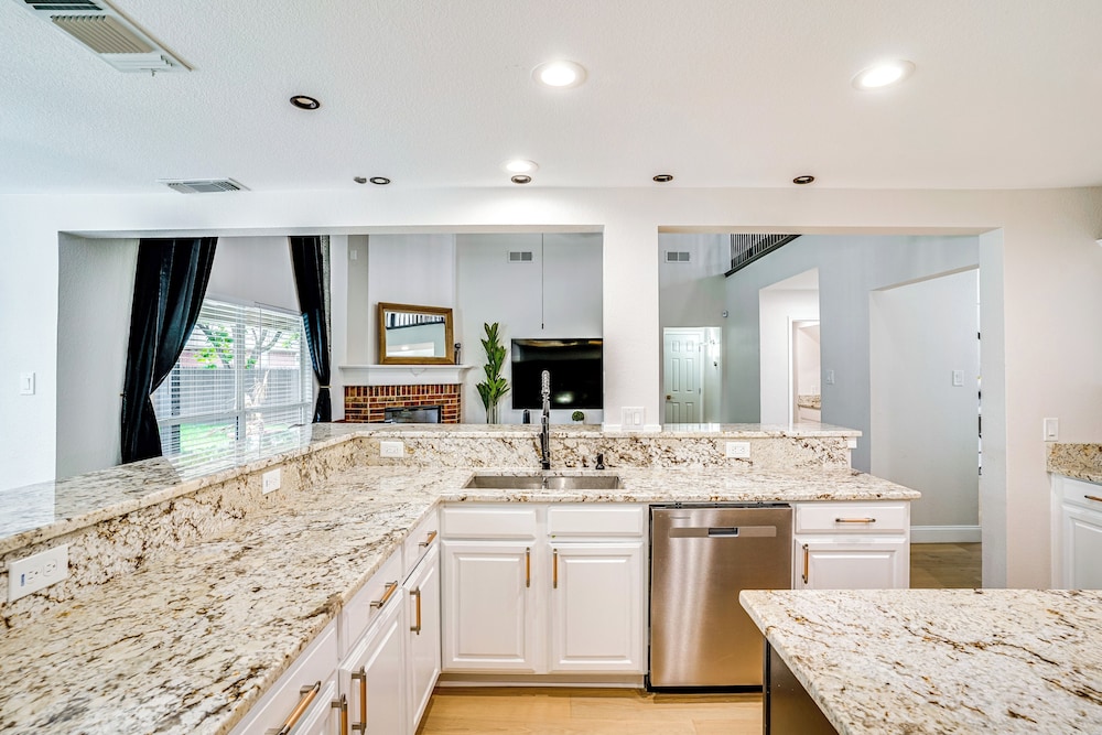 2 Mi to Old Town: Spacious Burleson Vacation Home