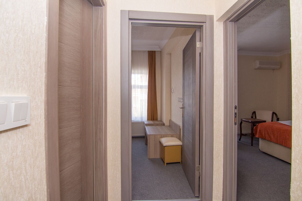 An Grand Otel - Image 21