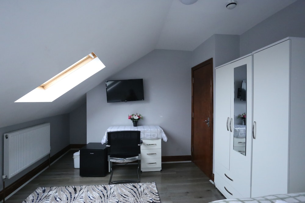 Heathrow roomzzzz B&B