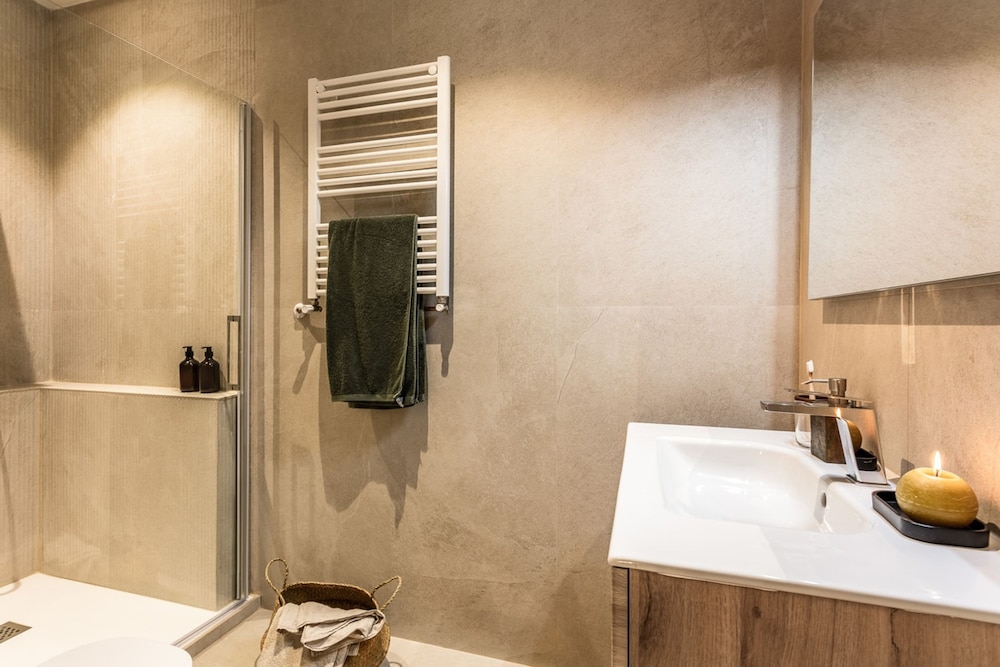 Khamlia - 3 Bedrooms and Balcony in Almagro