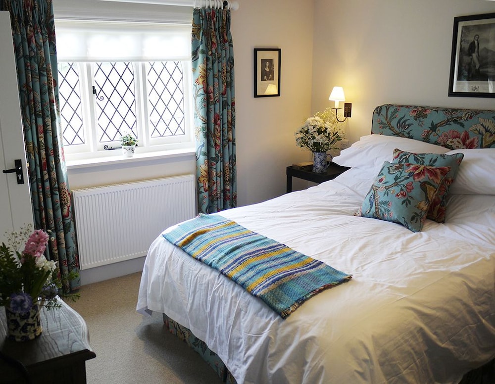 The Dorset Arms Cottages